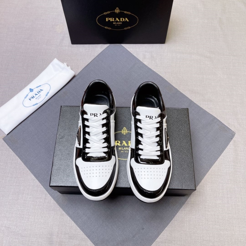 Pra*a casual shoes